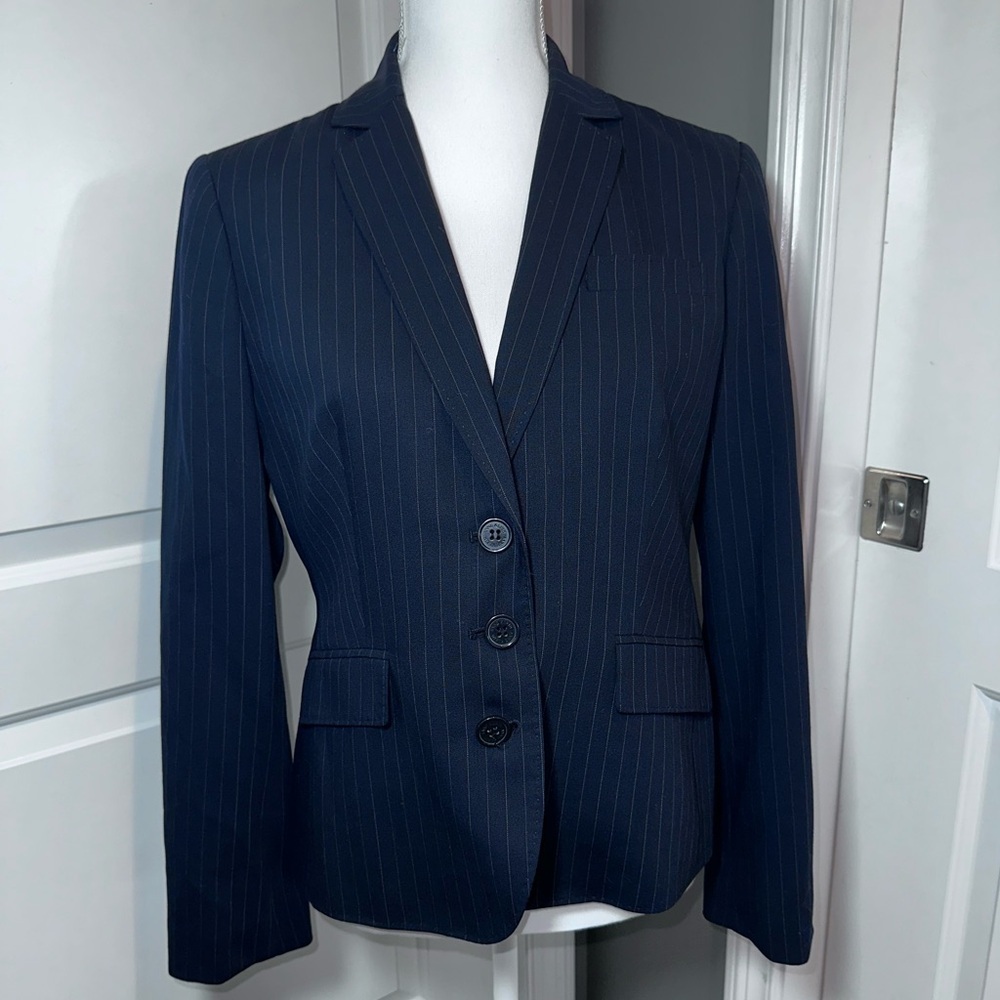 Anne Klein Platinum Navy Pinstripe Blazer Size 10P Career Jacket